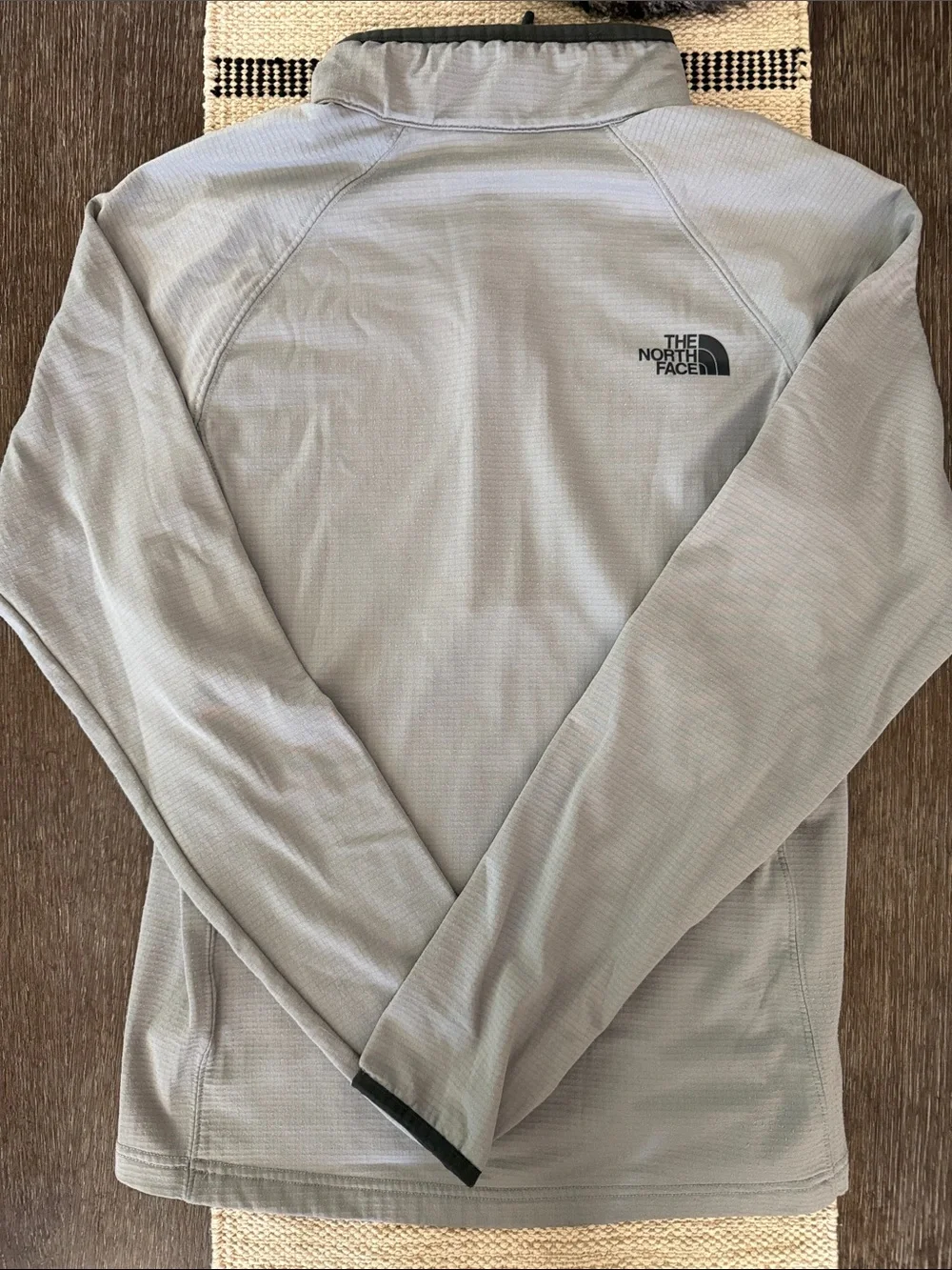The North Face Men’s Light Gray Quarter-Zip Pullover